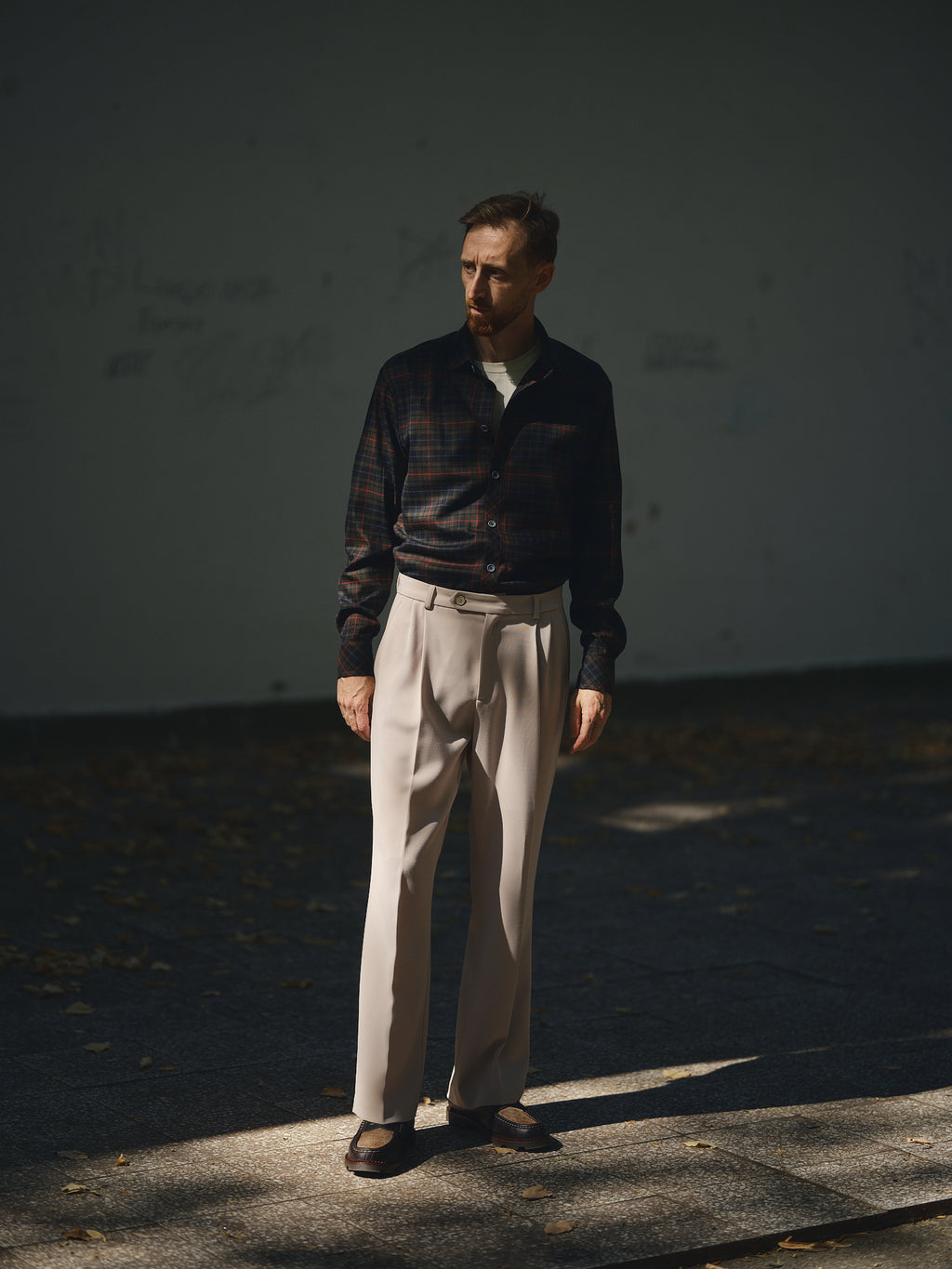 Atelier Trousers in stone by TODÓR TRAME, image 5 of 5